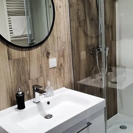 公寓 Pod Brzozami Gorna 尤斯托尼莫斯基